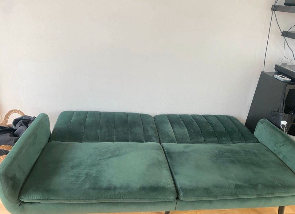 Sofa mit Sessel und Hocker in Frankfurt am Main