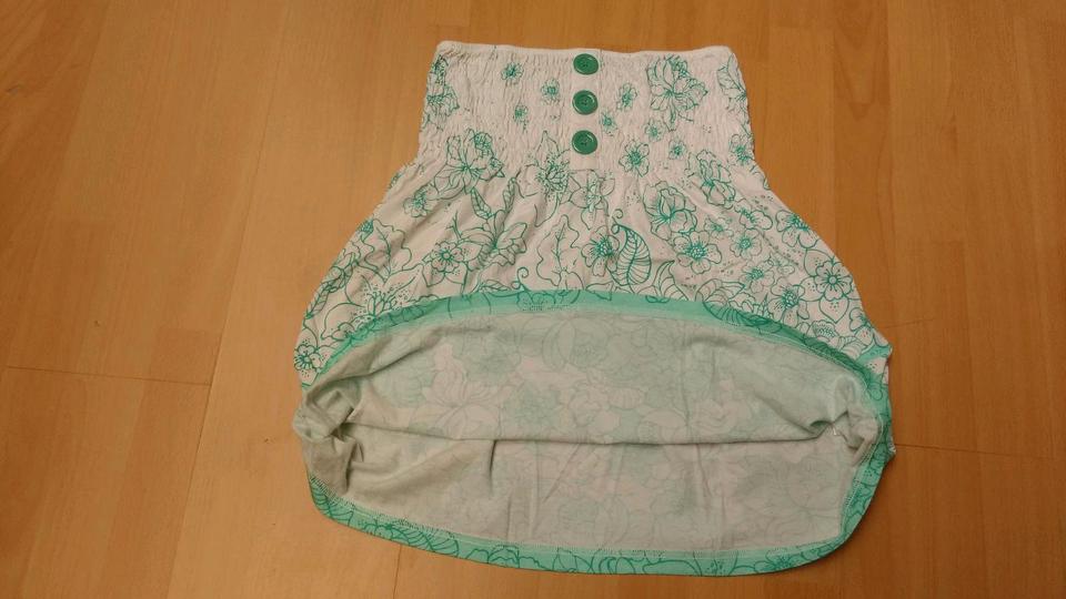 3 Damen Kleider Gr.XS Trägerkleid, Tunika, Kurzkleid, Rock in Hameln