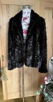 Luxuriöse Pelzjacke * NEU * dunkelbraun * Gr. 38 * cucita a mano Bayern - Freising Vorschau
