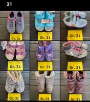Mädchen Schuhe Größe 31 Sneaker Sandalen Hausschuhe Winterstiefel Nordrhein-Westfalen - Grevenbroich Vorschau