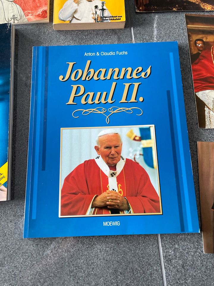 Bücher Papst Johannes Paul / Papst Benedikt in Erftstadt