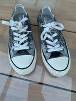 Converse All Star 37.5 (US 7) low Satin floral ungetragen Hessen - Bad Vilbel Vorschau