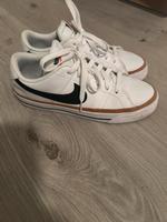 Nike Sneaker, Schuhe Damen Gr. 39 Niedersachsen - Horneburg Vorschau