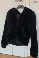 Pull&Bear Gr. S  Felljacke Schwarz Fake Leipzig - Leipzig, Zentrum Vorschau