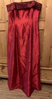 Rotes Abendkleid Hessen - Habichtswald Vorschau