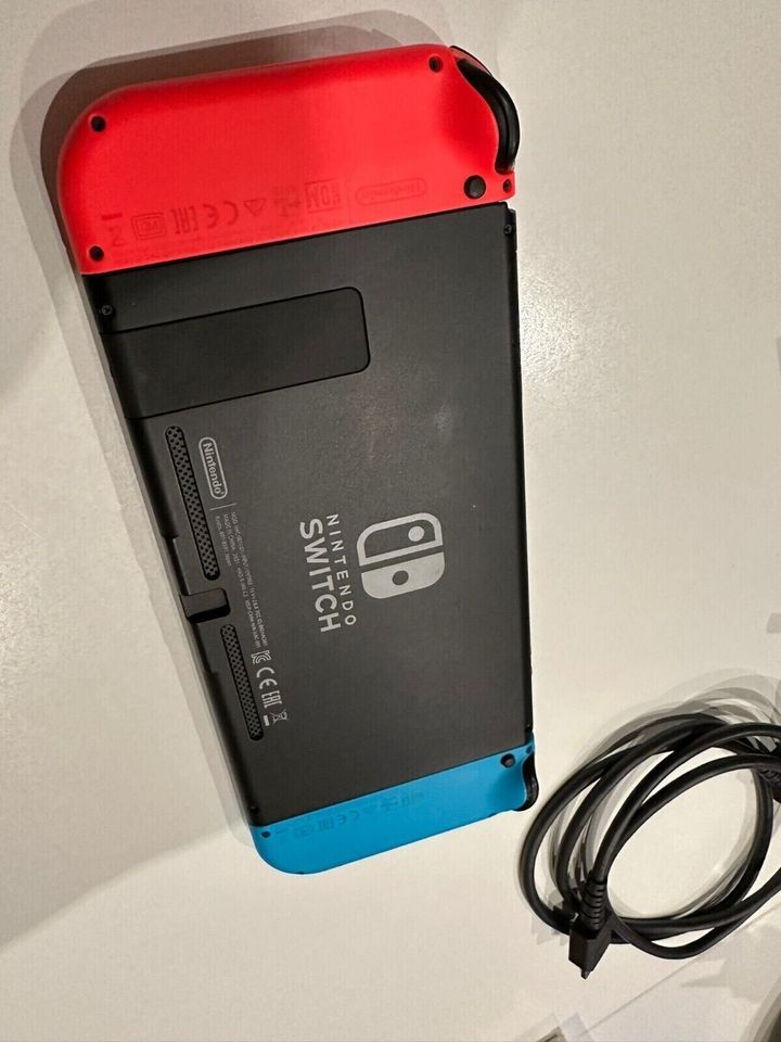 Nintendo Switch 2023 V2 Neon-Rot/Neon-Blau + Garantie in Wernigerode