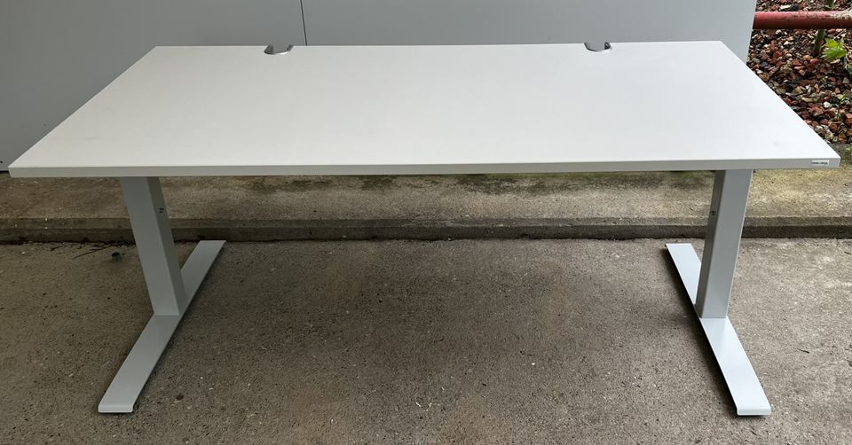 #BF Rohde Grahl Schreibtisch 80 x 160 höhenverstellbar weiß NEU in Derenburg