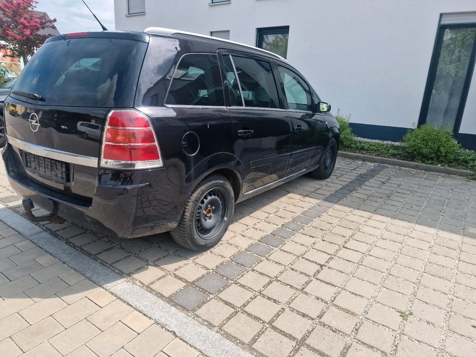 Opel Zafira 1.6 Benzin 7 Sitze Klima Nur 146  Tkm in Ergolding