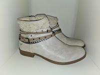 Eisgraue orginale Mustang Ankle Boots Gr. 42 Niedersachsen - Wilhelmshaven Vorschau