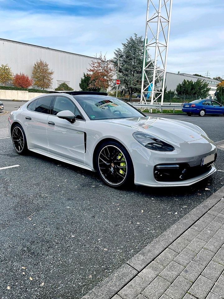 Porsche Panamera 4 mieten Hochzeitsauto Sportabgasanlage in Hagen