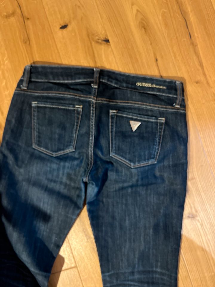 Guess Jeans 29 kurz in Kiedrich