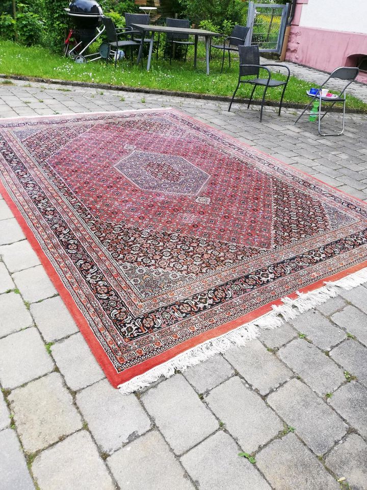 Teppich orientalisch in gute zustand keine Flecken oder was Andre in Freiburg im Breisgau