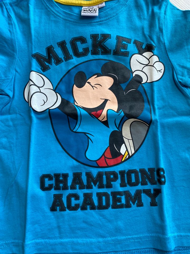 T-Shirt Paket Gr 110/116 sehr guter Zustand Mickey Mouse in Hünfeld