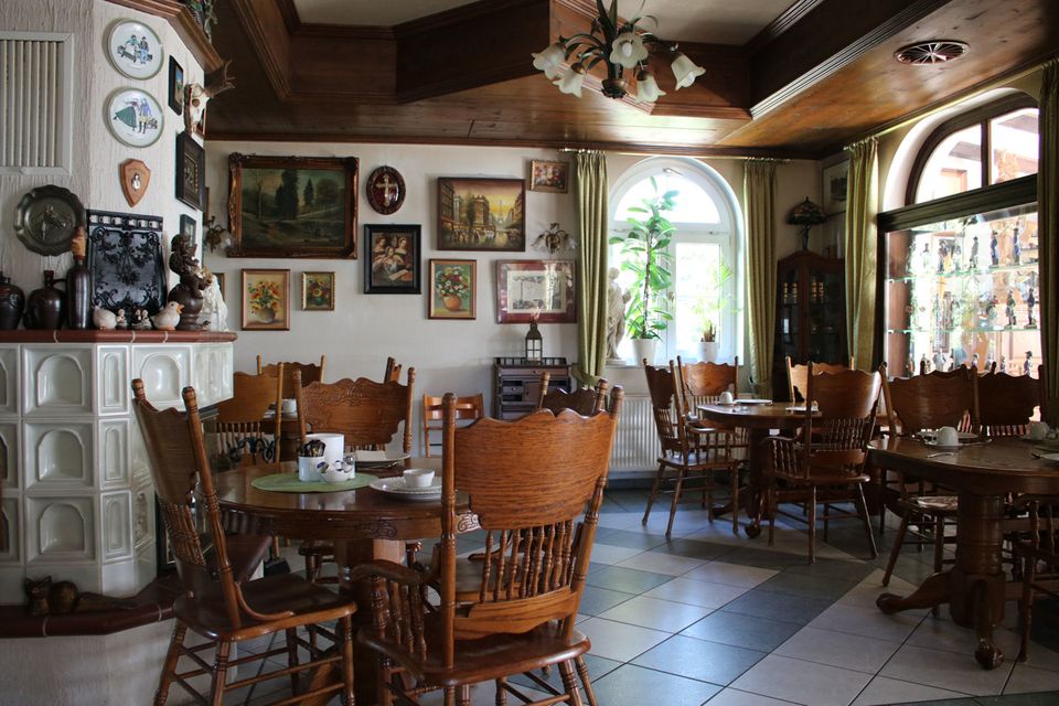 Hotel / Pension (10 DZ)  mit großen Restaurant in idyllischer Lage in Schildow