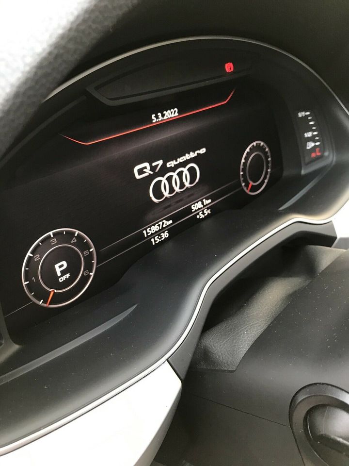 Audi Q7 S line Bose Digital Tacho stand Heizung 272 PS fast voll in Prien