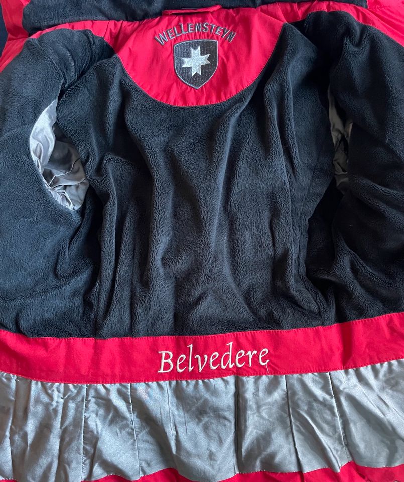 Wellensteyn Jacke Belvedere short Gr. XS rot in Mayen