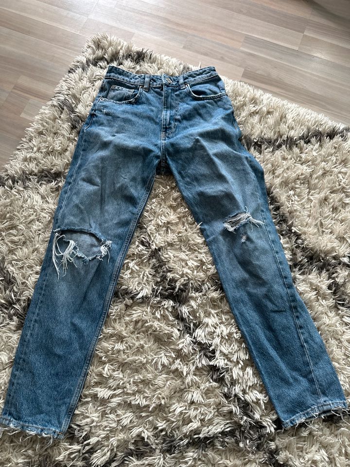 Zara Jeans gr 34 straight leg Jeans in Salzgitter