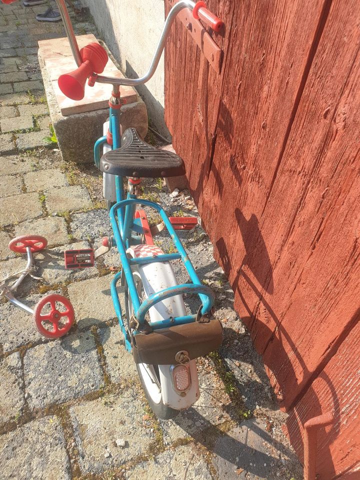 Kinderfahrrad 12 Zoll Hartgummireifen, Bonanza Lenker, Stützräder in Eisleben