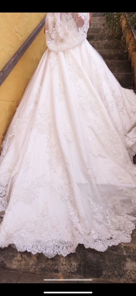 Hochzeitskleid Brautkleid aus Spitze hochwertig verarbeitet in Hannover