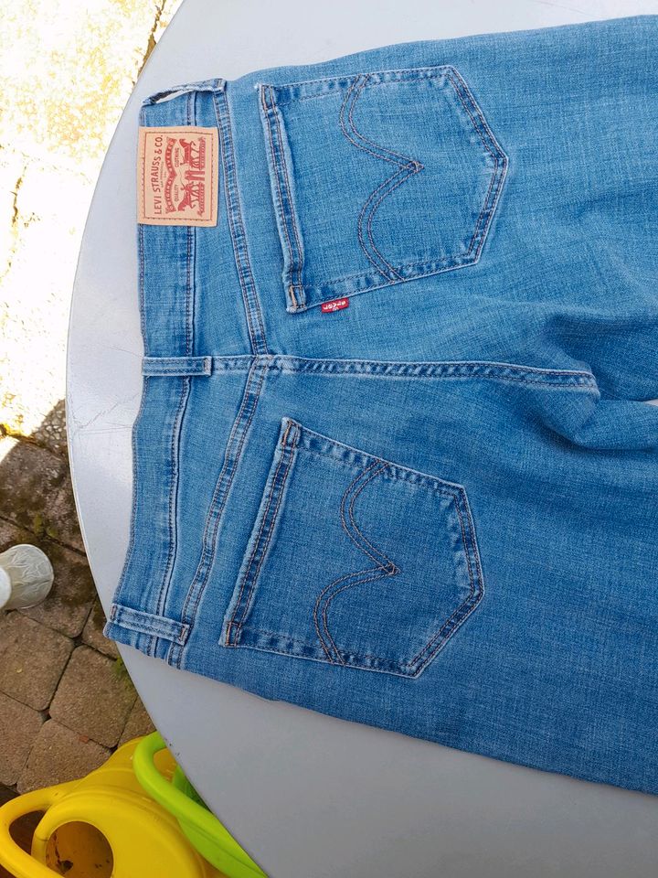 Neu, nur gewaschen: Jeans Levis boyfrind, Größe 29 in Konstanz