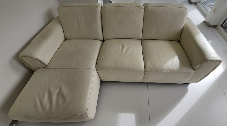 Couch Sofa Leder gebraucht LxBxH 210x130x75 Farbe: creme weiss in Wesenberg