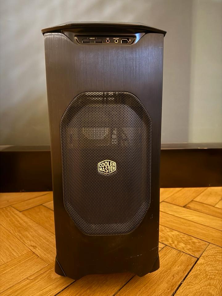 Pc Tower Gehäuse CMStacker Coolermaster schwarz mit Lüfter in Frankfurt am Main