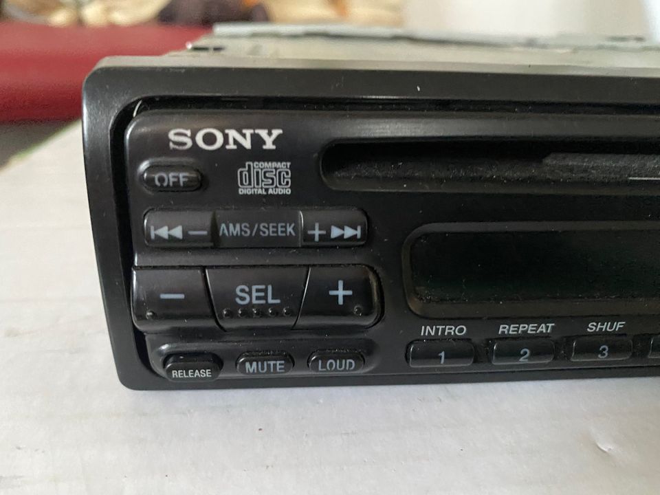 Sony CDX-5070 FM/AM Compact Disc Player FM/AM-20W X4 Autoradio in Clausthal-Zellerfeld