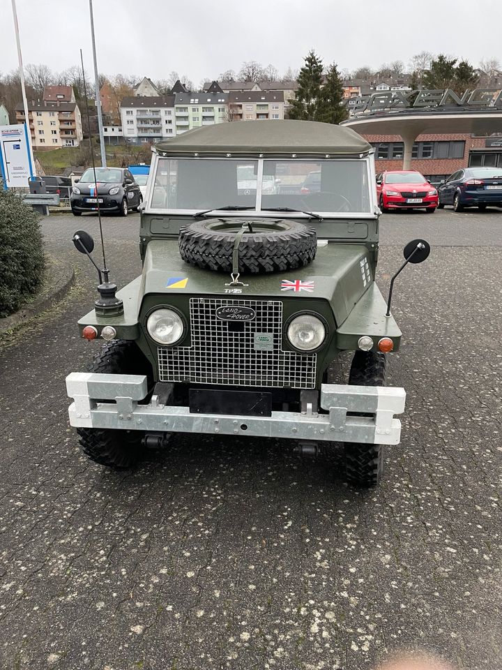 Land Rover Defender Serie Half Ton Lightweight in Kreuztal