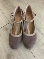 Riemchenschuhe, Taupe/Beige, Größe 39 Hessen - Griesheim Vorschau