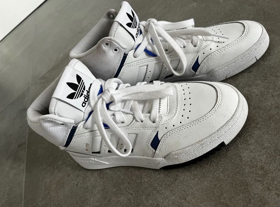 Sneaker Kinder Adidas 37,5 in Hannover