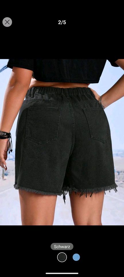 SHEIN EZwear Denim Shorts mit Riss, rohem Saum in Hamburg