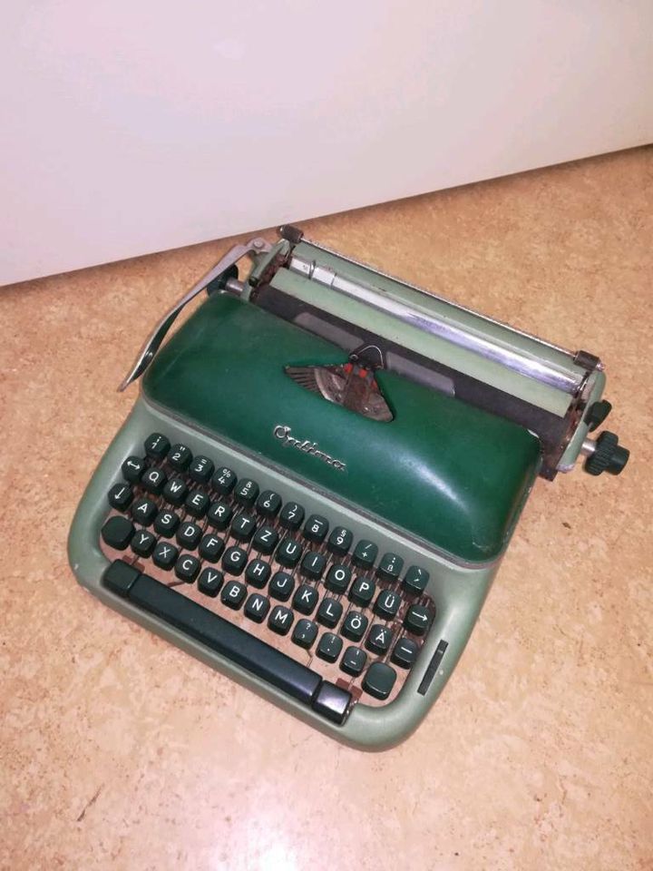 Alte Schreibmaschine OPTIMA in Chemnitz