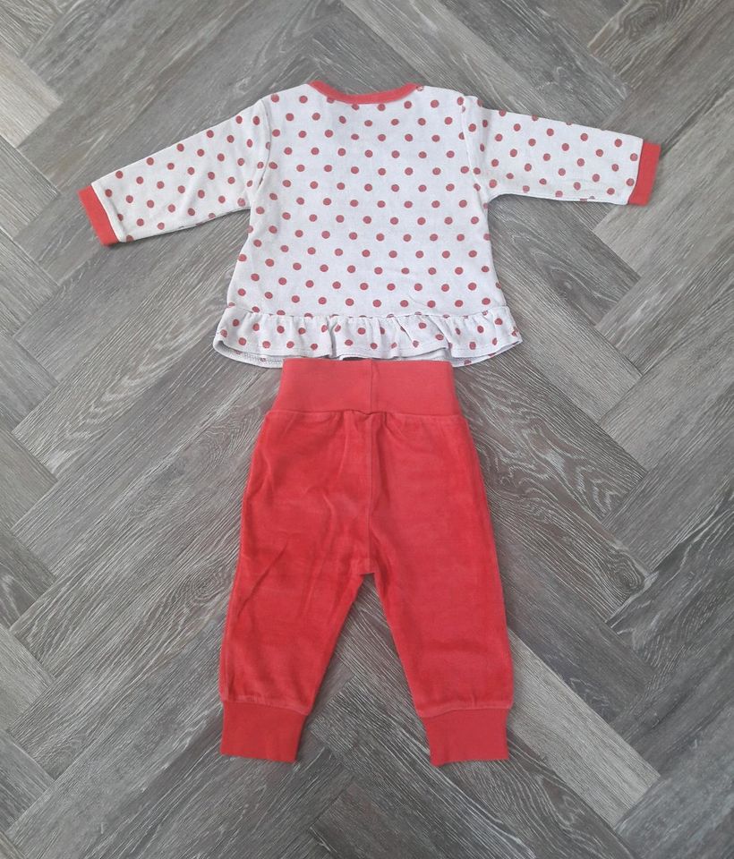 Set Shirt und Hose Jogginganzug Hausanzug Mädchen Gr 74 in Hüpstedt