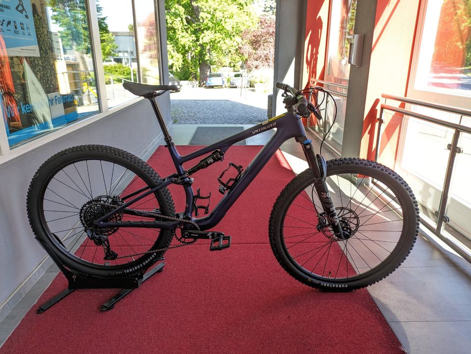 NEU Specialized Epic 8 Evo Comp, blue onyx/dune white L UVP 5200€ in Kamenz