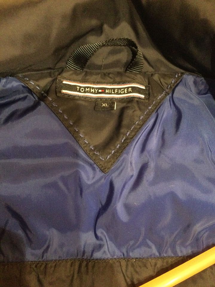 Tommy Hilfiger TH Daunen Jacke Gr. XL blau in Duderstadt