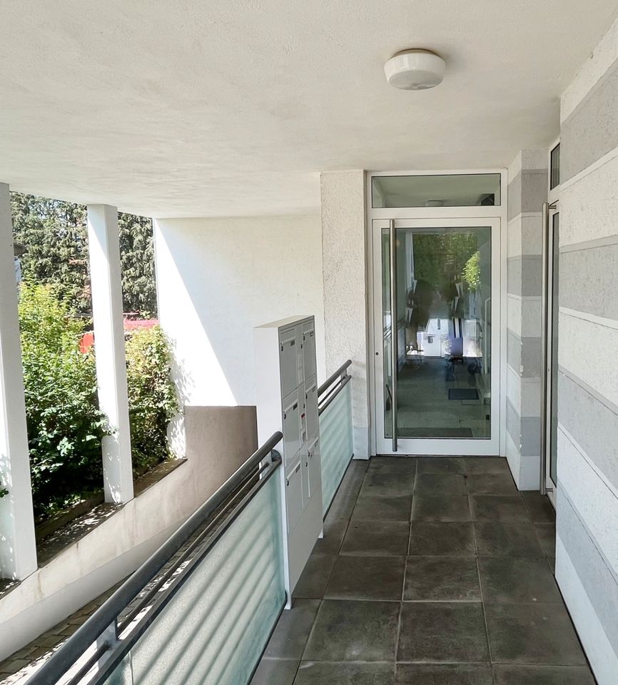 Sonnige, moderne "Gute-Laune"-Maisonette mit Galerie, 3 Balkonen, Garage etc.! Tsst.-Bleidenstadt! in Taunusstein