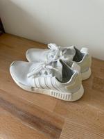 Adidas NMD R1 weiß Sneaker Schuhe Gr.40,5 Berlin - Reinickendorf Vorschau