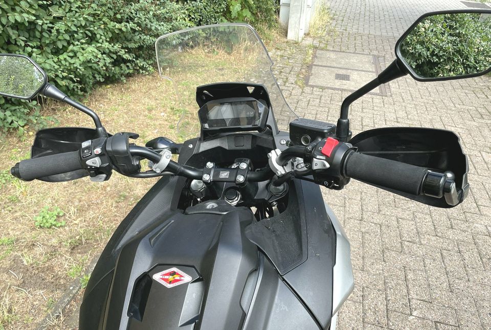 Honda NC 750X RC90 DCT BJ 2016 Euro 4 in Hannover