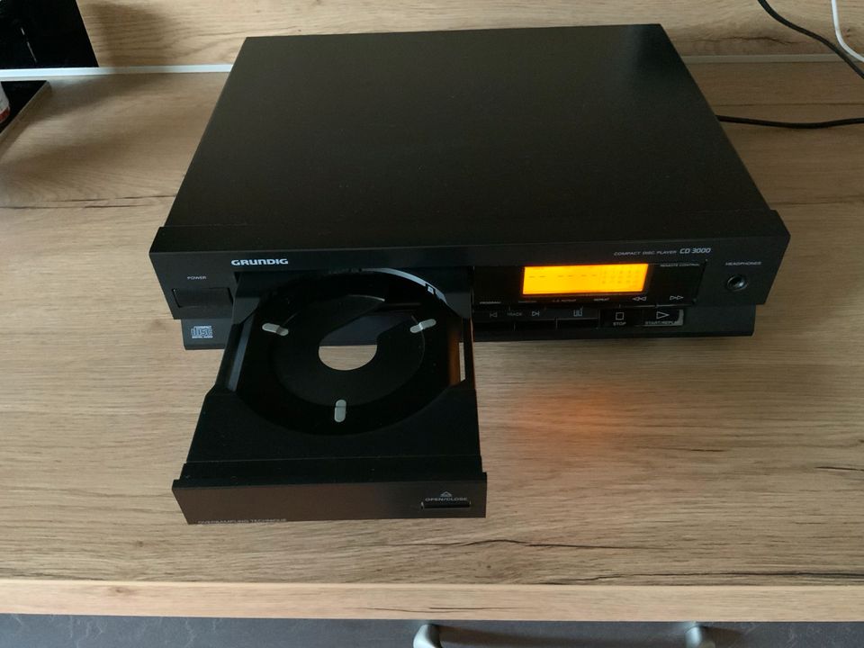 Neuwertiger CD Player in Nister