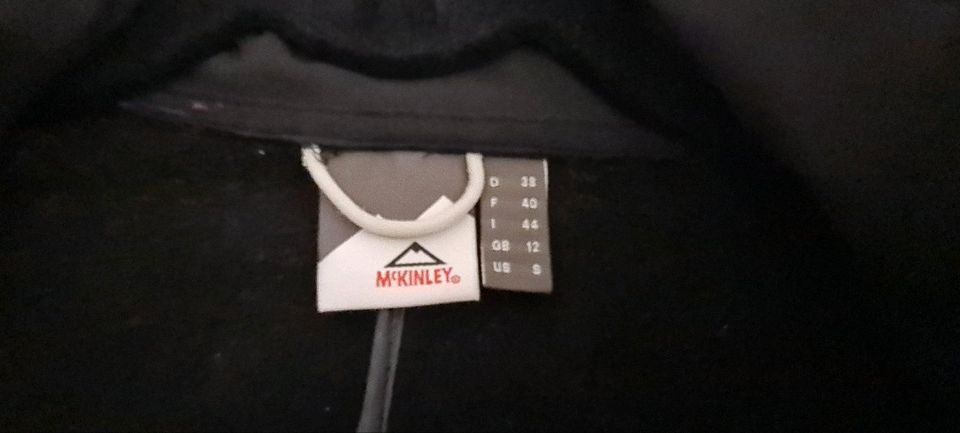 McKinley Softshell Mantel, Damen, Größe 38, schwarz, neuwertig in Berlin