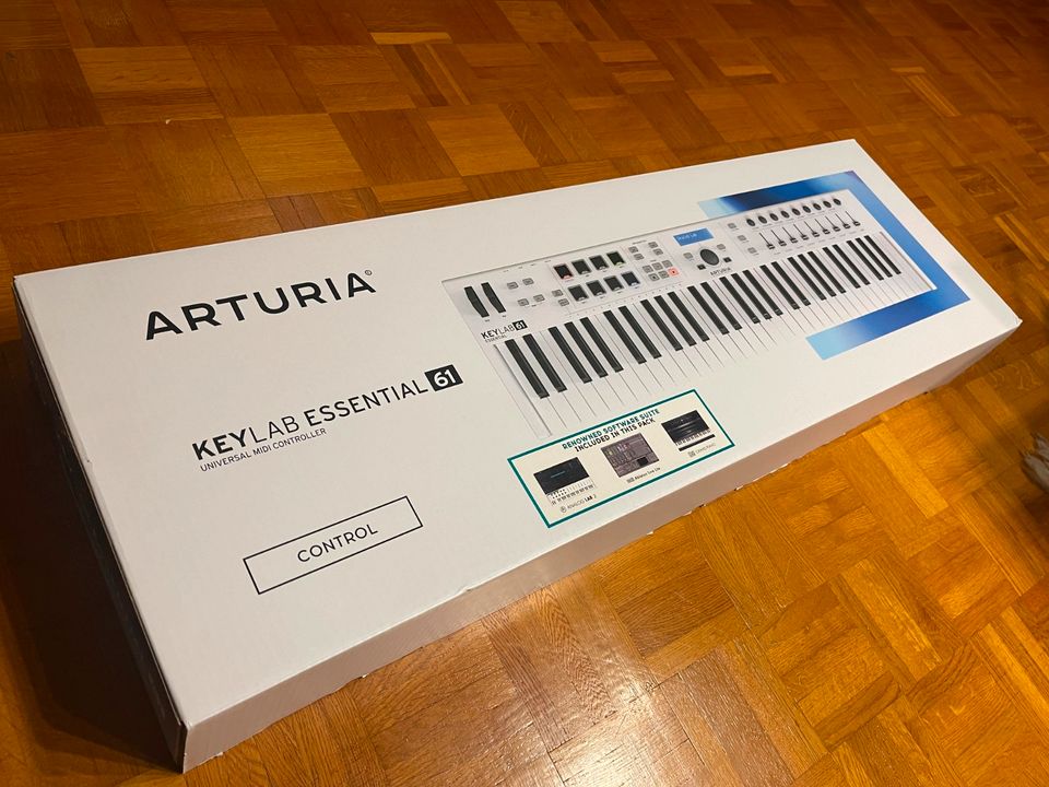 Arturia Keylab Essential 61 - Wie neu! - Inkl. Hülle in Volkach