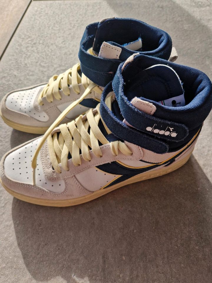 Diadora Sneaker hoch, Größe 42 in Haßfurt