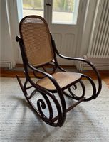 Wunderschöner alter Schaukelstuhl nach Thonet, Vintage Berlin - Reinickendorf Vorschau