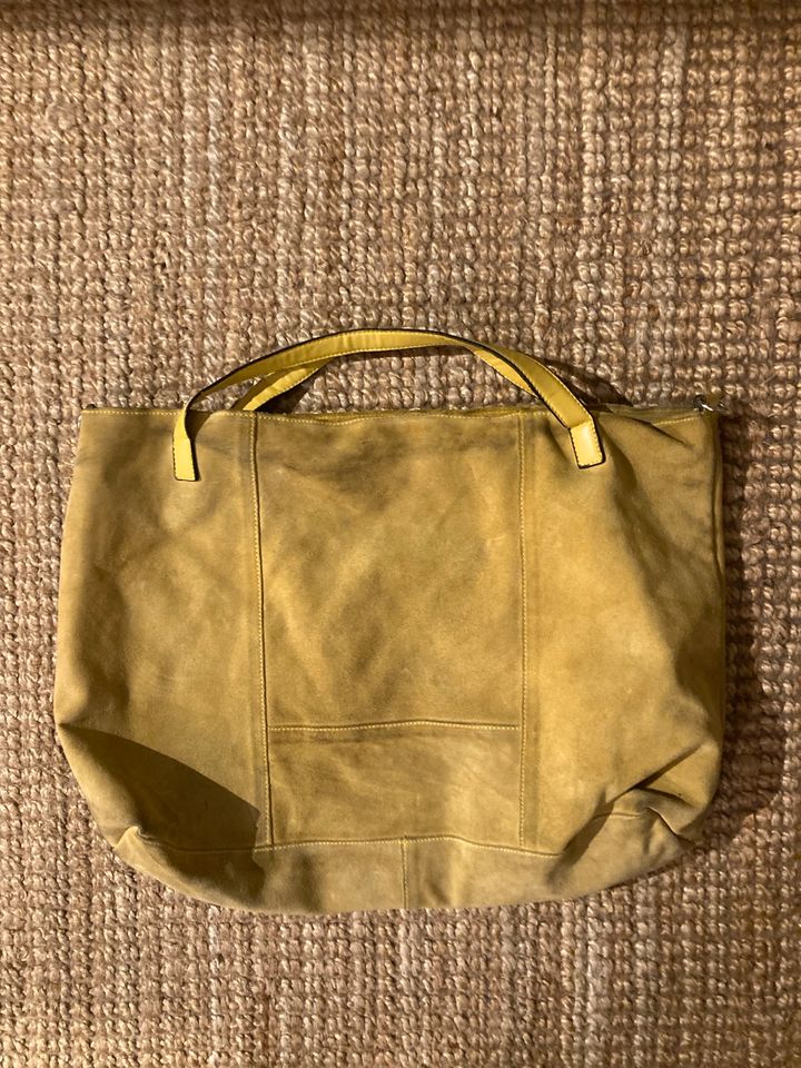 Wildledertasche Zara in Berlin