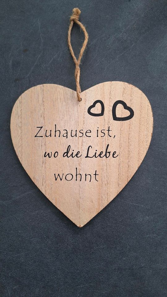 Herztürschild Zuhause wo die Liebe wohnt in Calden