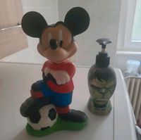 Micky Mouse Fußball und Hulk Figur Berlin - Reinickendorf Vorschau