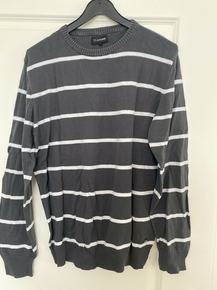 Herren Pullover grau- weiß gestreift Gr.L in Lindlar