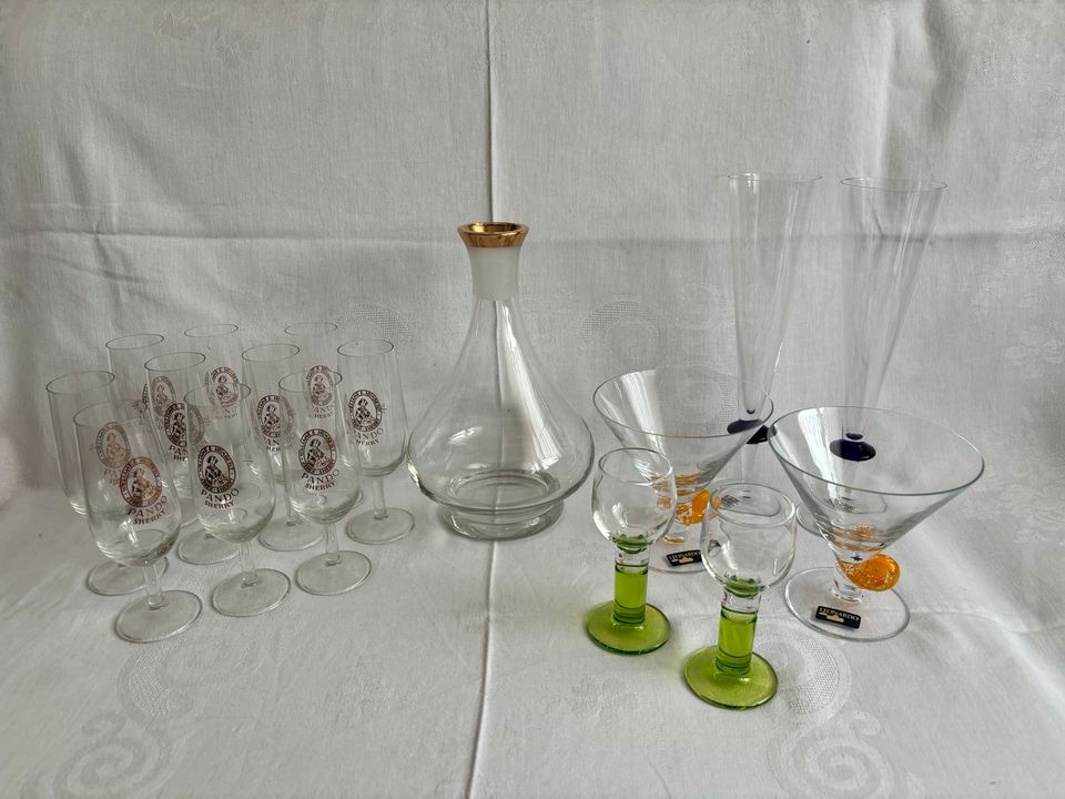 Gläser: Sekt-/Cocktail-/Aperitiv-Gläser mit Glaskaraffe/Dekanter in Altdorf bei Nürnberg