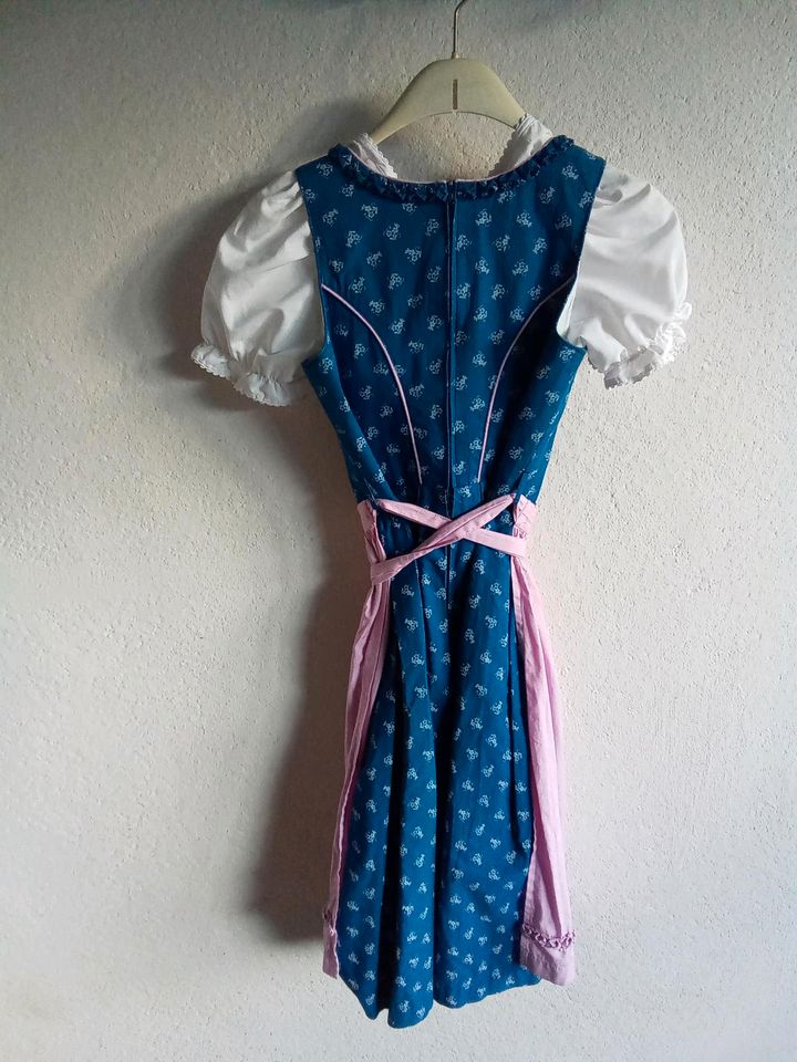 Hammerschmid Dirndl mit Bluse und Strickjacke Gr.148/152 in Markt Indersdorf