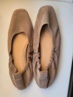 cremefarbige Ballerinas H&M Größe 41/42 Leipzig - Knautkleeberg-Knauthain Vorschau